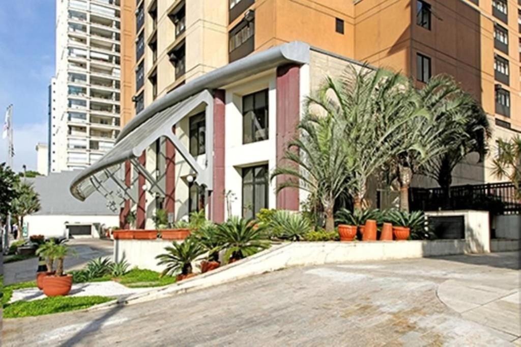 Flat Live & C/ Garagem E Limpeza Diaria Hotel *